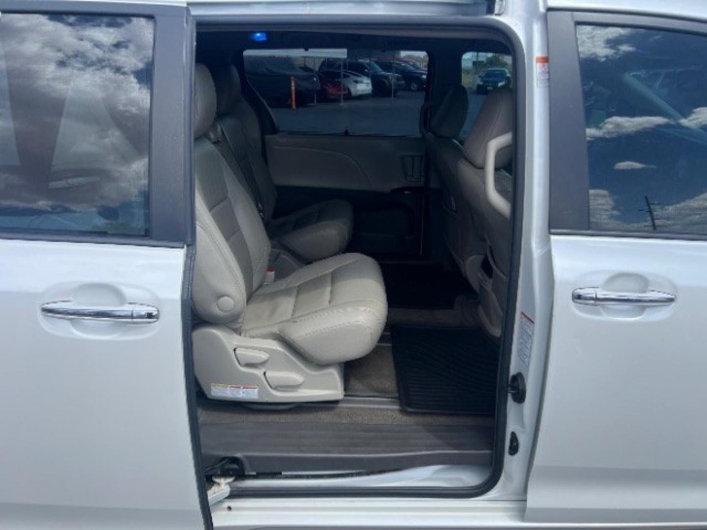2016 White /Beige Leather Toyota Sienna XLE 8 Passenger | XLE 7 Passenger | Limited 7 Passenger | XLE Premium 8 Pas (5TDYK3DC9GS) with an 3.5L V-6 DOHC engine, Automatic transmission, located at 1865 East Red Hills Pkwy, St. George, 84770, (435) 628-0023, 37.120850, -113.543640 - Versatile Southern Utah travel starts with this 2016 Toyota Sienna XLE. Its 3.5L V6 engine, automatic transmission, and front-wheel drive make it a smart fit for family trips, school runs, and long highway travel. With 107858 miles, this Sienna is ready for its next adventure. The XLE adds beige le- Photo#25