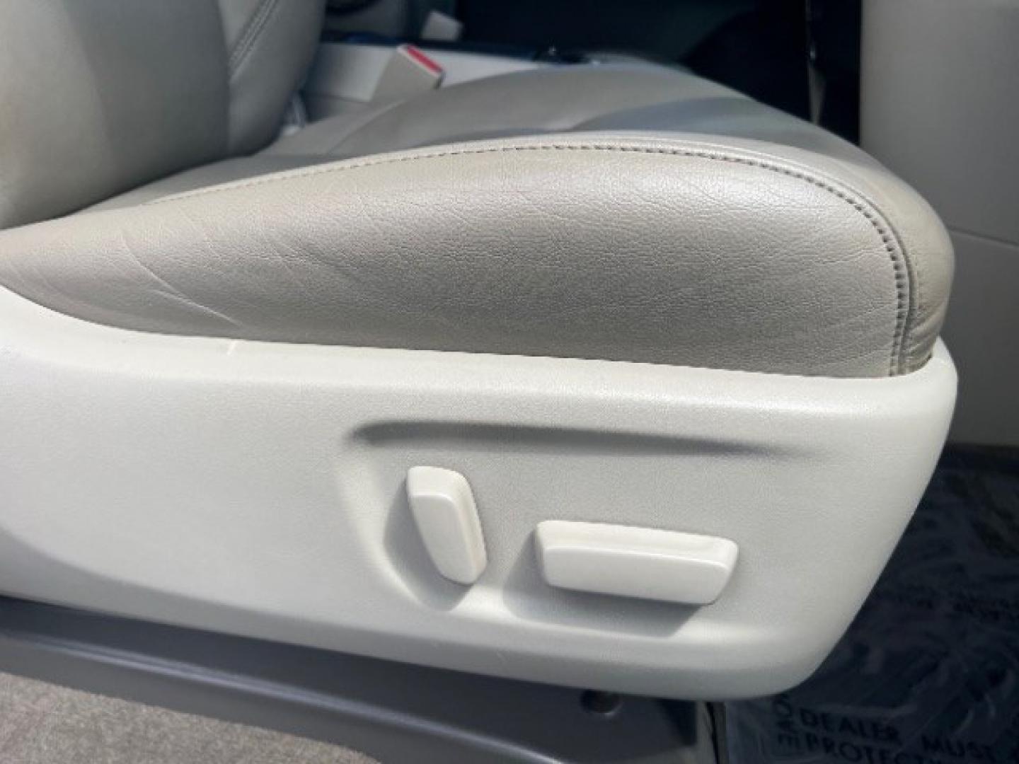 2016 White /Beige Leather Toyota Sienna XLE 8 Passenger | XLE 7 Passenger | Limited 7 Passenger | XLE Premium 8 Pas (5TDYK3DC9GS) with an 3.5L V-6 DOHC engine, Automatic transmission, located at 1865 East Red Hills Pkwy, St. George, 84770, (435) 628-0023, 37.120850, -113.543640 - Versatile Southern Utah travel starts with this 2016 Toyota Sienna XLE. Its 3.5L V6 engine, automatic transmission, and front-wheel drive make it a smart fit for family trips, school runs, and long highway travel. With 107858 miles, this Sienna is ready for its next adventure. The XLE adds beige le- Photo#27