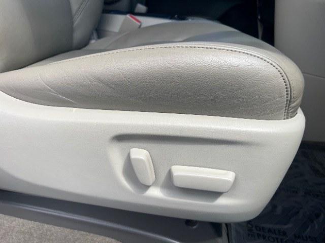 2016 White /Beige Leather Toyota Sienna XLE 8 Passenger | XLE 7 Passenger | Limited 7 Passenger | XLE Premium 8 Pas (5TDYK3DC9GS) with an 3.5L V-6 DOHC engine, Automatic transmission, located at 1865 East Red Hills Pkwy, St. George, 84770, (435) 628-0023, 37.120850, -113.543640 - We specialize in helping ALL people get the best financing available. No matter your credit score, good, bad or none we can get you an amazing rate. Had a bankruptcy, divorce, or repossessions? We give you the green light to get your credit back on the road. Low down and affordable payments that fit- Photo#27