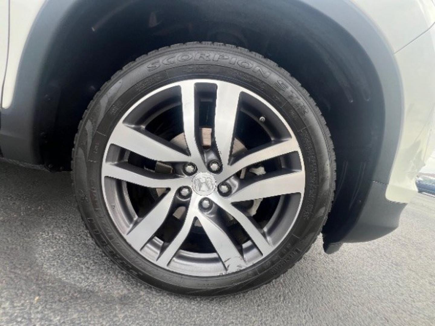 2017 White Diamond Pearl /Beige Honda Pilot Elite (5FNYF6H08HB) with an 3.5L V-6 gasoline direct injection engine, Automatic transmission, located at 1865 East Red Hills Pkwy, St. George, 84770, (435) 628-0023, 37.120850, -113.543640 - We specialize in helping ALL people get the best financing available. No matter your credit score, good, bad or none we can get you an amazing rate. Had a bankruptcy, divorce, or repossessions? We give you the green light to get your credit back on the road. Low down and affordable payments that fit- Photo#9
