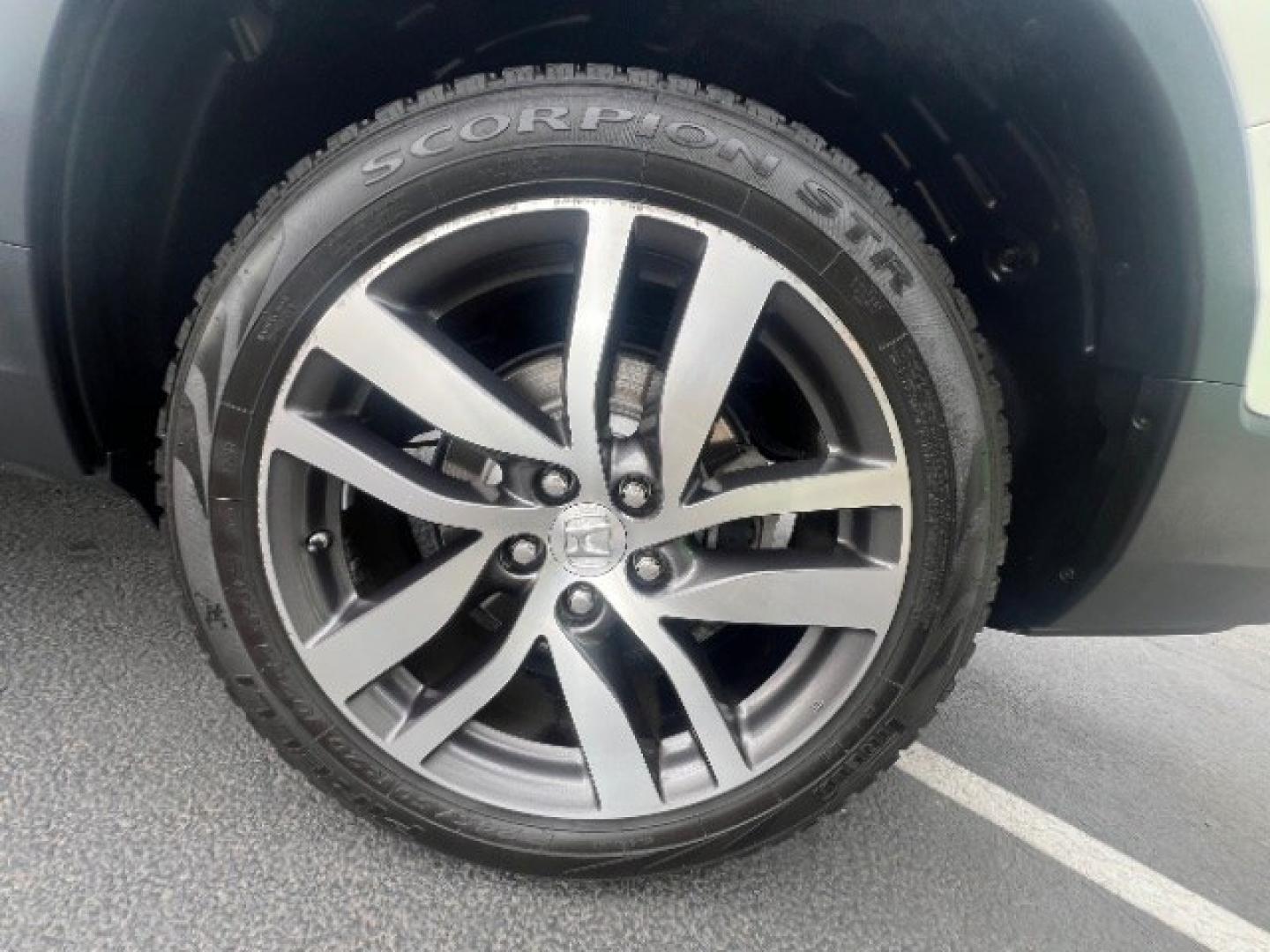 2017 White Diamond Pearl /Beige Honda Pilot Elite (5FNYF6H08HB) with an 3.5L V-6 gasoline direct injection engine, Automatic transmission, located at 1865 East Red Hills Pkwy, St. George, 84770, (435) 628-0023, 37.120850, -113.543640 - We specialize in helping ALL people get the best financing available. No matter your credit score, good, bad or none we can get you an amazing rate. Had a bankruptcy, divorce, or repossessions? We give you the green light to get your credit back on the road. Low down and affordable payments that fit- Photo#11