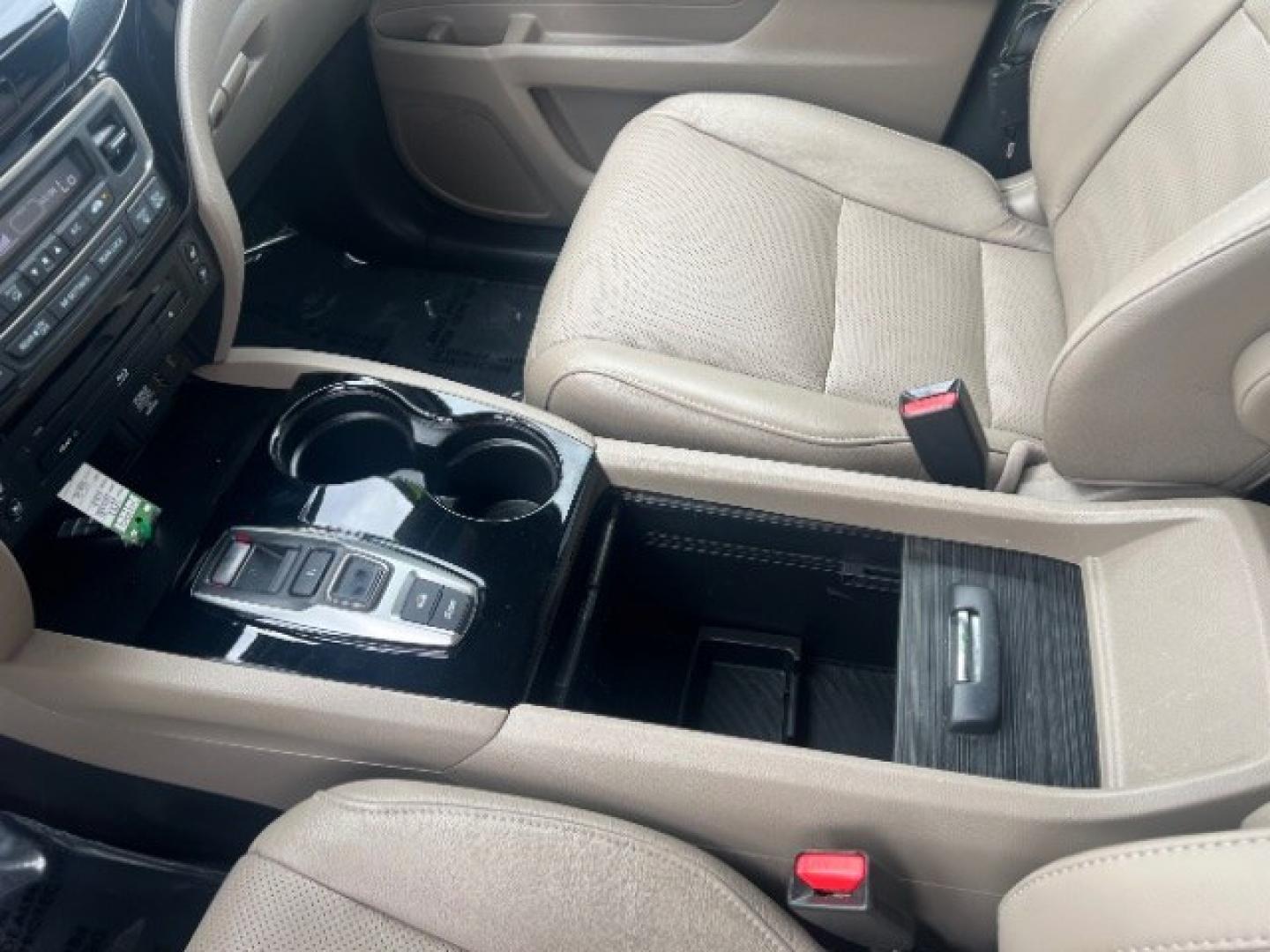 2017 White Diamond Pearl /Beige Honda Pilot Elite (5FNYF6H08HB) with an 3.5L V-6 gasoline direct injection engine, Automatic transmission, located at 1865 East Red Hills Pkwy, St. George, 84770, (435) 628-0023, 37.120850, -113.543640 - We specialize in helping ALL people get the best financing available. No matter your credit score, good, bad or none we can get you an amazing rate. Had a bankruptcy, divorce, or repossessions? We give you the green light to get your credit back on the road. Low down and affordable payments that fit- Photo#18