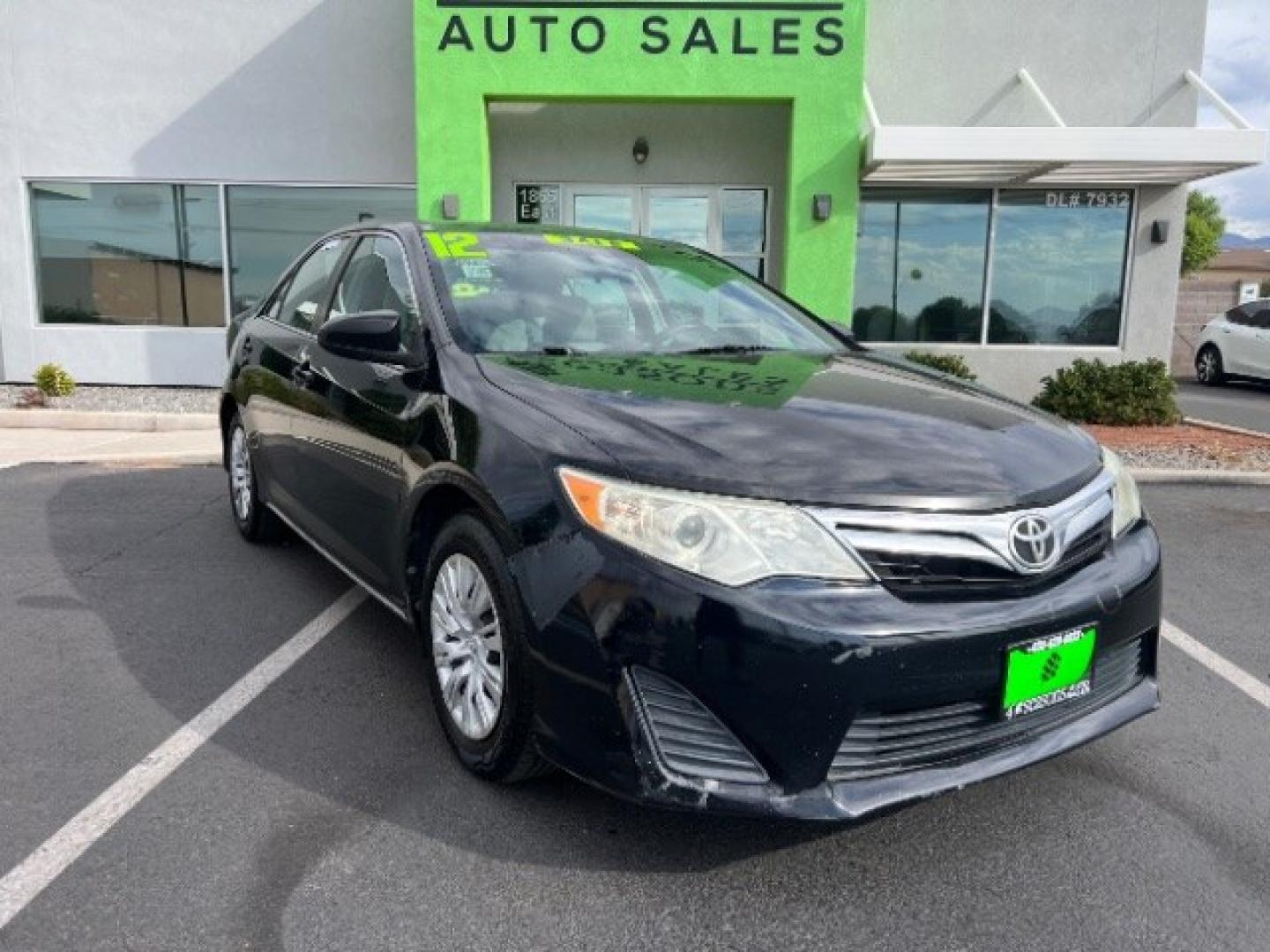 2012 Black /Gray Cloth Interior Toyota Camry Standard (4T1BF1FK0CU) with an 2.5L L4 DOHC 16V engine, 6-Speed Automatic transmission, located at 1865 East Red Hills Pkwy, St. George, 84770, (435) 628-0023, 37.120850, -113.543640 - We specialize in helping ALL people get the best financing available. No matter your credit score, good, bad or none we can get you an amazing rate. Had a bankruptcy, divorce, or repossessions? We give you the green light to get your credit back on the road. Low down and affordable payments that fit- Photo#0