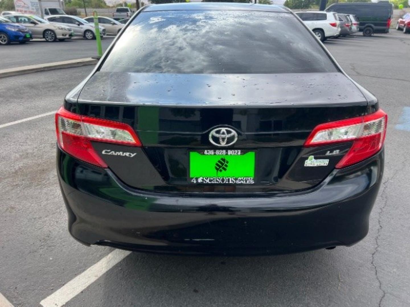 2012 Black /Gray Cloth Interior Toyota Camry Standard (4T1BF1FK0CU) with an 2.5L L4 DOHC 16V engine, 6-Speed Automatic transmission, located at 1865 East Red Hills Pkwy, St. George, 84770, (435) 628-0023, 37.120850, -113.543640 - We specialize in helping ALL people get the best financing available. No matter your credit score, good, bad or none we can get you an amazing rate. Had a bankruptcy, divorce, or repossessions? We give you the green light to get your credit back on the road. Low down and affordable payments that fit- Photo#5