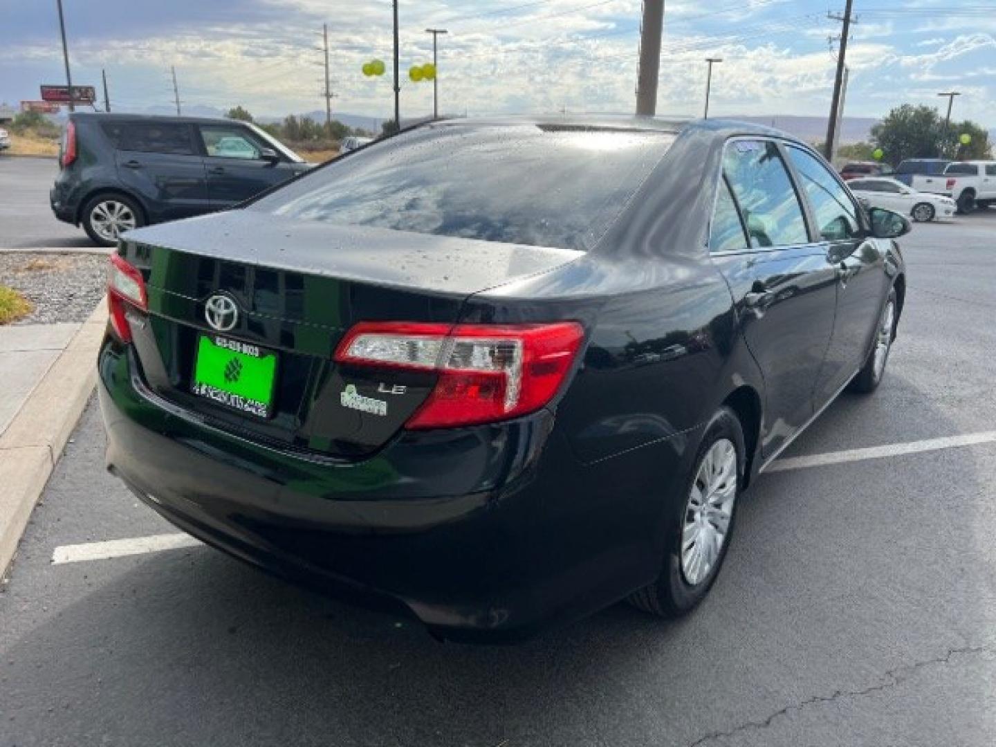 2012 Black /Gray Cloth Interior Toyota Camry Standard (4T1BF1FK0CU) with an 2.5L L4 DOHC 16V engine, 6-Speed Automatic transmission, located at 1865 East Red Hills Pkwy, St. George, 84770, (435) 628-0023, 37.120850, -113.543640 - We specialize in helping ALL people get the best financing available. No matter your credit score, good, bad or none we can get you an amazing rate. Had a bankruptcy, divorce, or repossessions? We give you the green light to get your credit back on the road. Low down and affordable payments that fit- Photo#6
