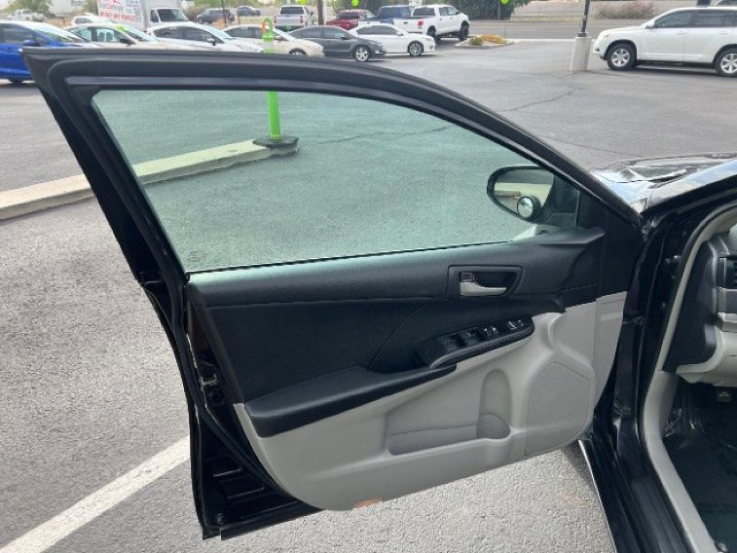 2012 Black /Gray Cloth Interior Toyota Camry Standard (4T1BF1FK0CU) with an 2.5L L4 DOHC 16V engine, 6-Speed Automatic transmission, located at 1865 East Red Hills Pkwy, St. George, 84770, (435) 628-0023, 37.120850, -113.543640 - We specialize in helping ALL people get the best financing available. No matter your credit score, good, bad or none we can get you an amazing rate. Had a bankruptcy, divorce, or repossessions? We give you the green light to get your credit back on the road. Low down and affordable payments that fit- Photo#12