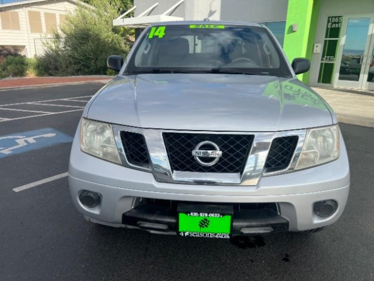 2014 Brilliant Silver /Steel Nissan Frontier S | SV | Desert Runner | SL (1N6AD0ER2EN) with an VQ 4L V-6 DOHC engine, Automatic transmission, located at 1865 East Red Hills Pkwy, St. George, 84770, (435) 628-0023, 37.120850, -113.543640 - Versatile Southern Utah travel starts with this 2014 Nissan Frontier SV Crew Cab. Its 4.0L V6 engine, automatic transmission, and 4x2 drivetrain make it a smart fit for workdays, weekend projects, and light towing. With 134310 miles, this Frontier is ready for its next adventure. The SV Crew Cab ad- Photo#1