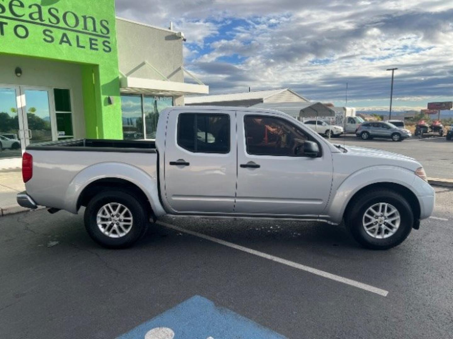 2014 Brilliant Silver /Steel Nissan Frontier S | SV | Desert Runner | SL (1N6AD0ER2EN) with an VQ 4L V-6 DOHC engine, Automatic transmission, located at 1865 East Red Hills Pkwy, St. George, 84770, (435) 628-0023, 37.120850, -113.543640 - Versatile Southern Utah travel starts with this 2014 Nissan Frontier SV Crew Cab. Its 4.0L V6 engine, automatic transmission, and 4x2 drivetrain make it a smart fit for workdays, weekend projects, and light towing. With 134310 miles, this Frontier is ready for its next adventure. The SV Crew Cab ad- Photo#7