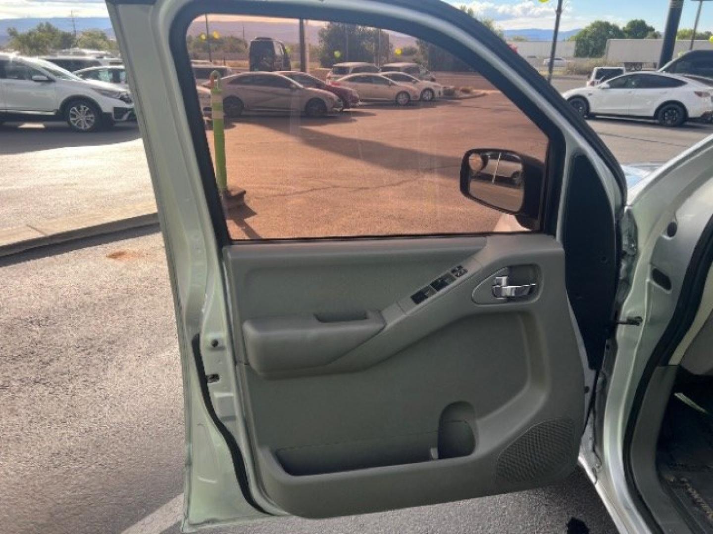 2014 Brilliant Silver /Steel Nissan Frontier S | SV | Desert Runner | SL (1N6AD0ER2EN) with an VQ 4L V-6 DOHC engine, Automatic transmission, located at 1865 East Red Hills Pkwy, St. George, 84770, (435) 628-0023, 37.120850, -113.543640 - Versatile Southern Utah travel starts with this 2014 Nissan Frontier SV Crew Cab. Its 4.0L V6 engine, automatic transmission, and 4x2 drivetrain make it a smart fit for workdays, weekend projects, and light towing. With 134310 miles, this Frontier is ready for its next adventure. The SV Crew Cab ad- Photo#12