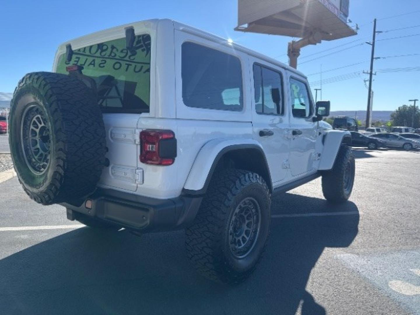 2018 Bright White Clearcoat /Black Jeep Wrangler Unlimited Rubicon 4x4 (1C4HJXFG1JW) with an Pentastar 3.6L V-6 DOHC engine, Automatic transmission, located at 1865 East Red Hills Pkwy, St. George, 84770, (435) 628-0023, 37.120850, -113.543640 - Versatile Southern Utah travel starts with this 2018 Jeep Wrangler Unlimited Rubicon 4x4. Its 3.6L V6 engine, automatic transmission, and 4x4 drivetrain make it a smart fit for trail runs, canyon weekends, and everyday driving. With 86206 miles, this Wrangler is ready for its next adventure. The Ru- Photo#6