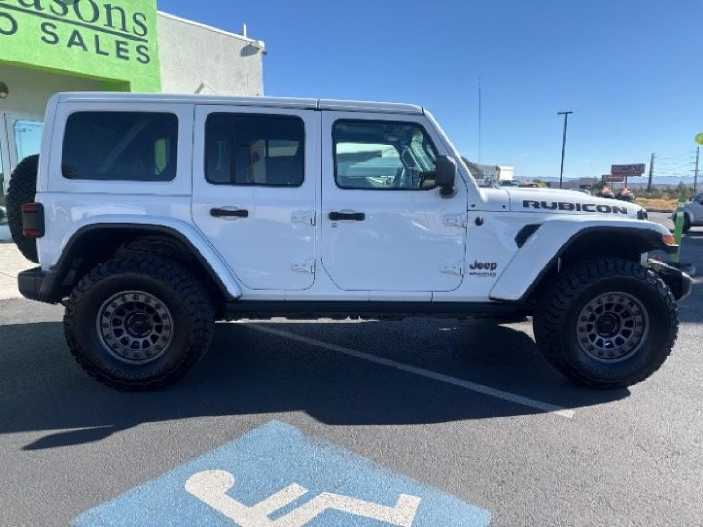 2018 Bright White Clearcoat /Black Jeep Wrangler Unlimited Rubicon 4x4 (1C4HJXFG1JW) with an Pentastar 3.6L V-6 DOHC engine, Automatic transmission, located at 1865 East Red Hills Pkwy, St. George, 84770, (435) 628-0023, 37.120850, -113.543640 - Versatile Southern Utah travel starts with this 2018 Jeep Wrangler Unlimited Rubicon 4x4. Its 3.6L V6 engine, automatic transmission, and 4x4 drivetrain make it a smart fit for trail runs, canyon weekends, and everyday driving. With 86206 miles, this Wrangler is ready for its next adventure. The Ru- Photo#7
