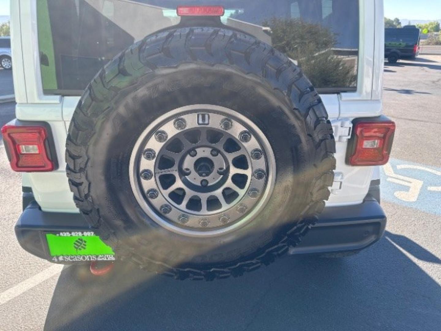 2018 Bright White Clearcoat /Black Jeep Wrangler Unlimited Rubicon 4x4 (1C4HJXFG1JW) with an Pentastar 3.6L V-6 DOHC engine, Automatic transmission, located at 1865 East Red Hills Pkwy, St. George, 84770, (435) 628-0023, 37.120850, -113.543640 - Versatile Southern Utah travel starts with this 2018 Jeep Wrangler Unlimited Rubicon 4x4. Its 3.6L V6 engine, automatic transmission, and 4x4 drivetrain make it a smart fit for trail runs, canyon weekends, and everyday driving. With 86206 miles, this Wrangler is ready for its next adventure. The Ru- Photo#10
