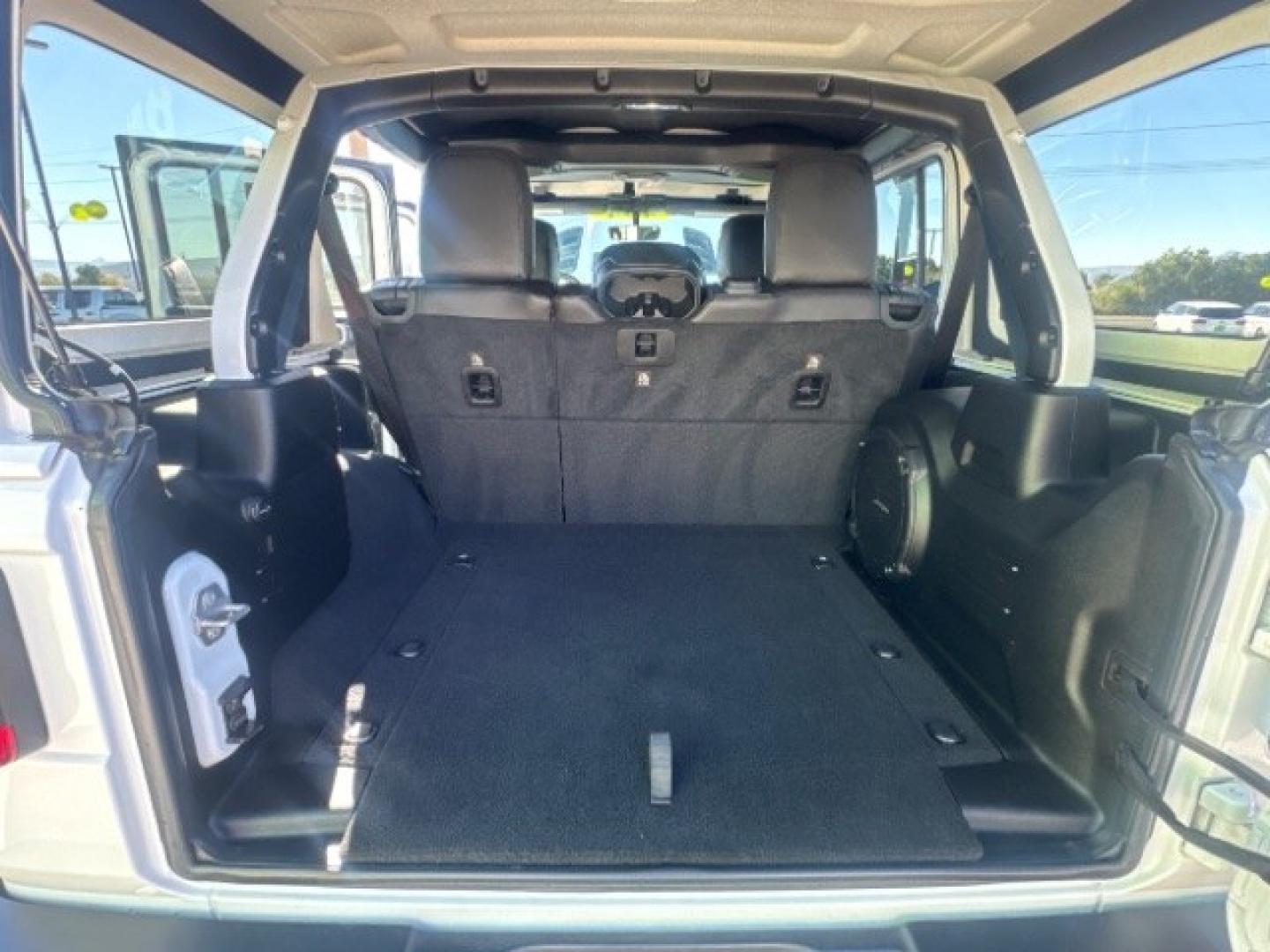 2018 Bright White Clearcoat /Black Jeep Wrangler Unlimited Rubicon 4x4 (1C4HJXFG1JW) with an Pentastar 3.6L V-6 DOHC engine, Automatic transmission, located at 1865 East Red Hills Pkwy, St. George, 84770, (435) 628-0023, 37.120850, -113.543640 - Versatile Southern Utah travel starts with this 2018 Jeep Wrangler Unlimited Rubicon 4x4. Its 3.6L V6 engine, automatic transmission, and 4x4 drivetrain make it a smart fit for trail runs, canyon weekends, and everyday driving. With 86206 miles, this Wrangler is ready for its next adventure. The Ru- Photo#18