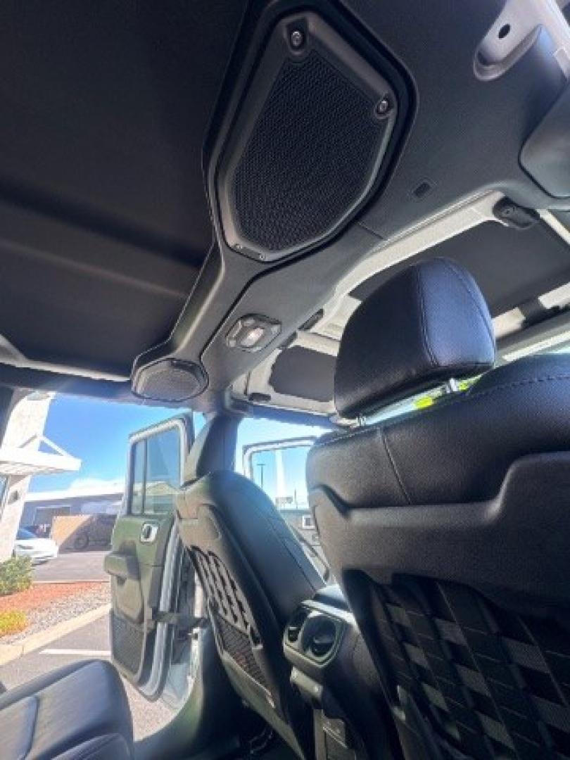 2018 Bright White Clearcoat /Black Jeep Wrangler Unlimited Rubicon 4x4 (1C4HJXFG1JW) with an Pentastar 3.6L V-6 DOHC engine, Automatic transmission, located at 1865 East Red Hills Pkwy, St. George, 84770, (435) 628-0023, 37.120850, -113.543640 - Versatile Southern Utah travel starts with this 2018 Jeep Wrangler Unlimited Rubicon 4x4. Its 3.6L V6 engine, automatic transmission, and 4x4 drivetrain make it a smart fit for trail runs, canyon weekends, and everyday driving. With 86206 miles, this Wrangler is ready for its next adventure. The Ru- Photo#26
