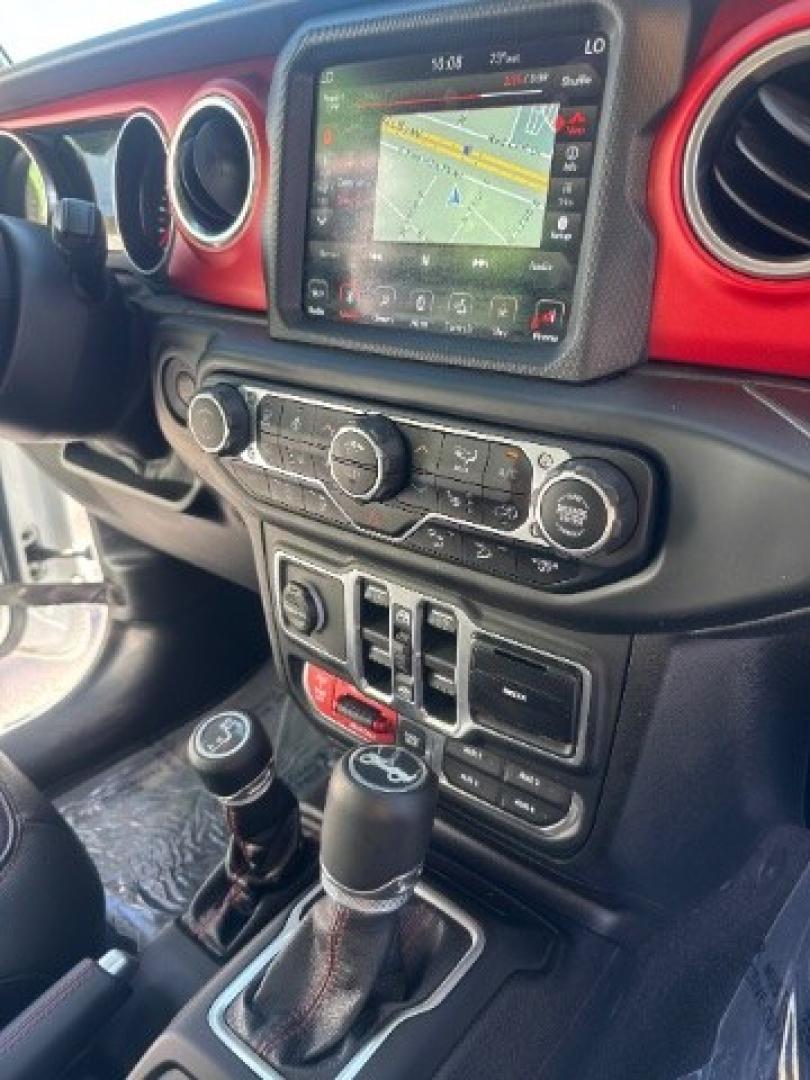 2018 Bright White Clearcoat /Black Jeep Wrangler Unlimited Rubicon 4x4 (1C4HJXFG1JW) with an Pentastar 3.6L V-6 DOHC engine, Automatic transmission, located at 1865 East Red Hills Pkwy, St. George, 84770, (435) 628-0023, 37.120850, -113.543640 - Versatile Southern Utah travel starts with this 2018 Jeep Wrangler Unlimited Rubicon 4x4. Its 3.6L V6 engine, automatic transmission, and 4x4 drivetrain make it a smart fit for trail runs, canyon weekends, and everyday driving. With 86206 miles, this Wrangler is ready for its next adventure. The Ru- Photo#28