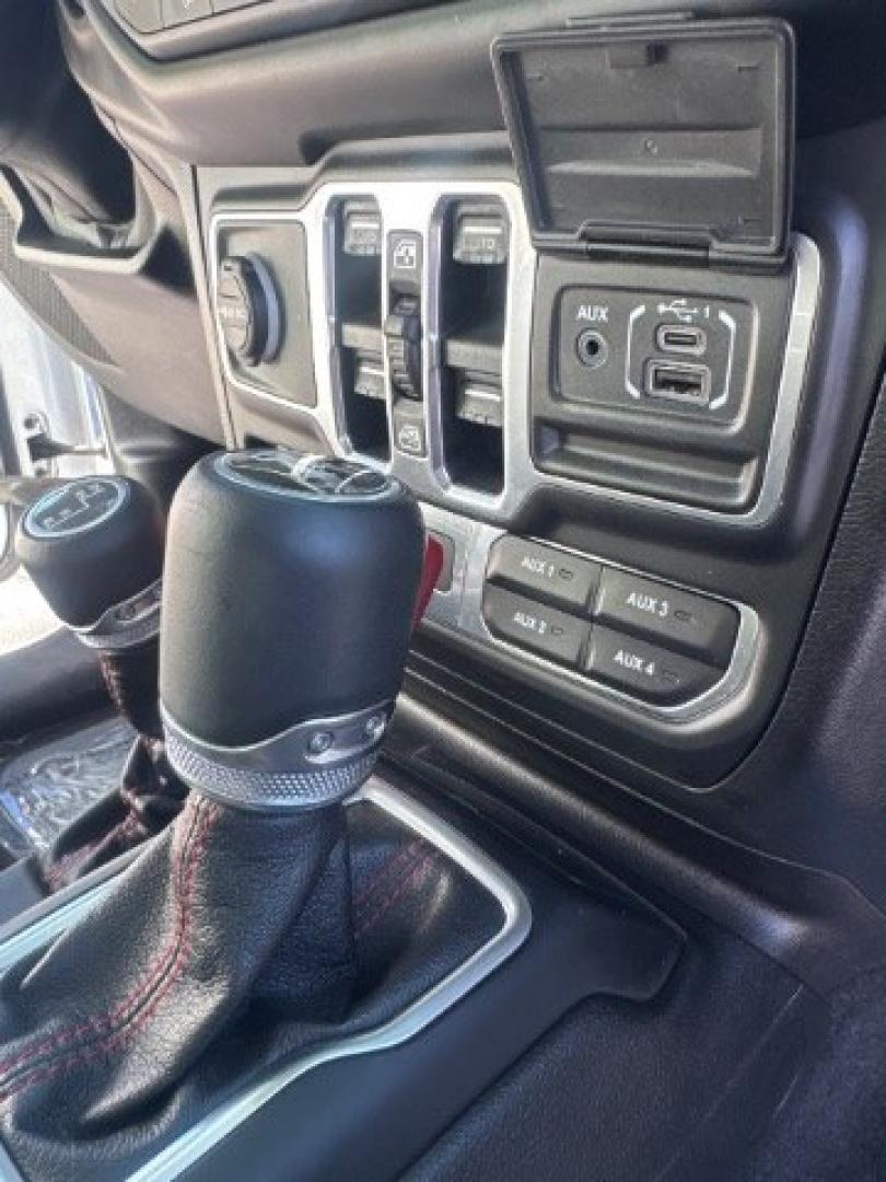 2018 Bright White Clearcoat /Black Jeep Wrangler Unlimited Rubicon 4x4 (1C4HJXFG1JW) with an Pentastar 3.6L V-6 DOHC engine, Automatic transmission, located at 1865 East Red Hills Pkwy, St. George, 84770, (435) 628-0023, 37.120850, -113.543640 - Versatile Southern Utah travel starts with this 2018 Jeep Wrangler Unlimited Rubicon 4x4. Its 3.6L V6 engine, automatic transmission, and 4x4 drivetrain make it a smart fit for trail runs, canyon weekends, and everyday driving. With 86206 miles, this Wrangler is ready for its next adventure. The Ru- Photo#29