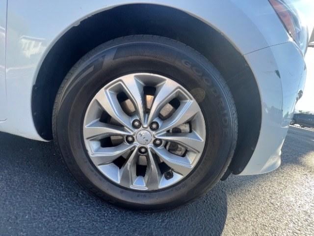 2019 Snow White Pearl /Gray Kia Sedona LX (KNDMB5C17K6) with an Lambda 3.3L V-6 gasoline direct injection engine, Automatic transmission, located at 1865 East Red Hills Pkwy, St. George, 84770, (435) 628-0023, 37.120850, -113.543640 - We specialize in helping ALL people get the best financing available. No matter your credit score, good, bad or none we can get you an amazing rate. Had a bankruptcy, divorce, or repossessions? We give you the green light to get your credit back on the road. Low down and affordable payments that fit- Photo#8