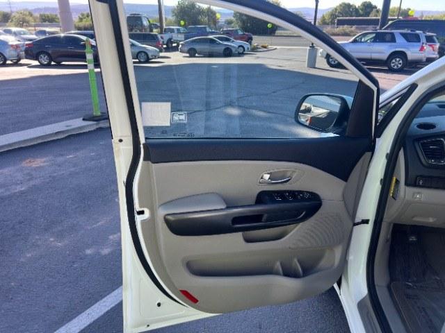 2019 Snow White Pearl /Gray Kia Sedona LX (KNDMB5C17K6) with an Lambda 3.3L V-6 gasoline direct injection engine, Automatic transmission, located at 1865 East Red Hills Pkwy, St. George, 84770, (435) 628-0023, 37.120850, -113.543640 - We specialize in helping ALL people get the best financing available. No matter your credit score, good, bad or none we can get you an amazing rate. Had a bankruptcy, divorce, or repossessions? We give you the green light to get your credit back on the road. Low down and affordable payments that fit- Photo#12
