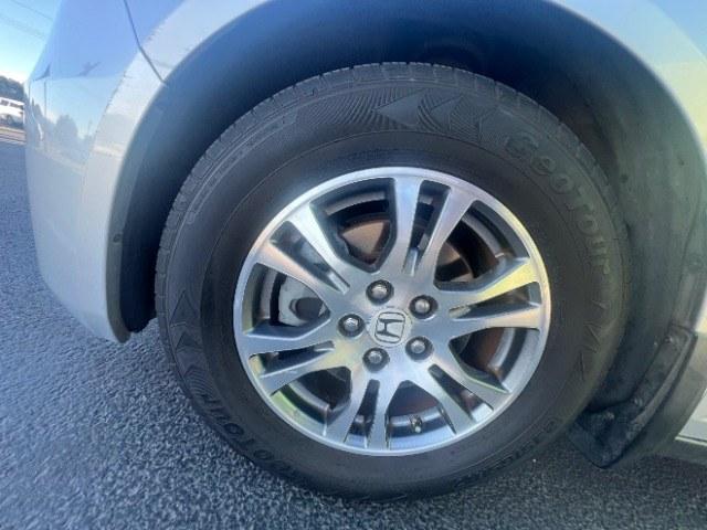2013 Alabaster Silver Metallic /Truffle Honda Odyssey EX-L (5FNRL5H65DB) with an 3.5L V-6 i-VTEC variable valve control engine, Automatic transmission, located at 940 North Main Street, Cedar City, UT, 84720, (435) 628-0023, 37.692936, -113.061897 - Versatile Southern Utah travel starts with this 2013 Honda Odyssey EX-L. Its 3.5L V6, automatic transmission, and front-wheel drive make it a smart fit for school runs, family trips, and Southern Utah road adventures. With 137,530 miles, this Odyssey is ready for its next adventure. The EX-L adds T- Photo#9
