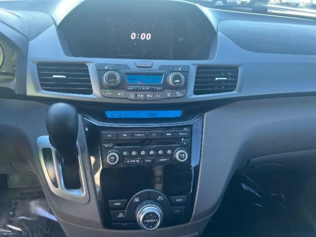 2013 Alabaster Silver Metallic /Truffle Honda Odyssey EX-L (5FNRL5H65DB) with an 3.5L V-6 i-VTEC variable valve control engine, Automatic transmission, located at 940 North Main Street, Cedar City, UT, 84720, (435) 628-0023, 37.692936, -113.061897 - Versatile Southern Utah travel starts with this 2013 Honda Odyssey EX-L. Its 3.5L V6, automatic transmission, and front-wheel drive make it a smart fit for school runs, family trips, and Southern Utah road adventures. With 137,530 miles, this Odyssey is ready for its next adventure. The EX-L adds T- Photo#17