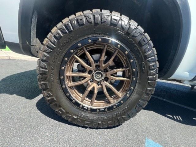 2023 Summit White /Jet Black/Graystone Chevrolet Silverado 1500 4WD Crew Cab Short Bed ZR2 (3GCUDHEL3PG) with an EcoTec3 6.2L V-8 direct injection engine, Automatic transmission, located at 1865 East Red Hills Pkwy, St. George, 84770, (435) 628-0023, 37.120850, -113.543640- Photo#9