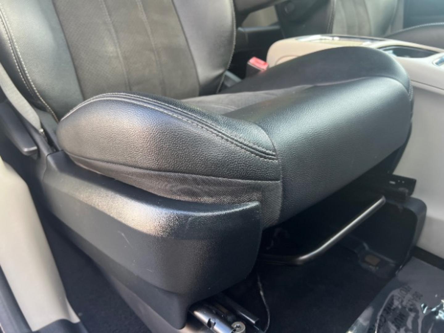 2019 Granite Pearlcoat /Black/Light Graystone Dodge Grand Caravan SXT (2C4RDGCG8KR) with an Pentastar 3.6L V-6 DOHC engine, Automatic transmission, located at 1865 East Red Hills Pkwy, St. George, 84770, (435) 628-0023, 37.120850, -113.543640- Photo#27