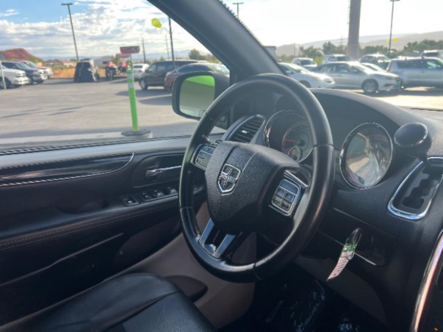 2019 Granite Pearlcoat /Black/Light Graystone Dodge Grand Caravan SXT (2C4RDGCG8KR) with an Pentastar 3.6L V-6 DOHC engine, Automatic transmission, located at 1865 East Red Hills Pkwy, St. George, 84770, (435) 628-0023, 37.120850, -113.543640- Photo#29