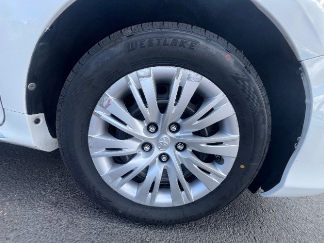 2014 Super White /Ivory Toyota Camry L | LE | XLE | SE | SE Sport (4T4BF1FK0ER) with an 2.5L I-4 DOHC engine, Automatic transmission, located at 1865 East Red Hills Pkwy, St. George, 84770, (435) 628-0023, 37.120850, -113.543640 - Versatile Southern Utah travel starts with this 2014 Toyota Camry. Its 2.5L 4-cylinder engine, automatic transmission, and front-wheel drive make it a smart fit for commuting, family errands, road trips, and everyday driving. With 102,927 miles, this Camry is ready for its next adventure. The selec- Photo#9