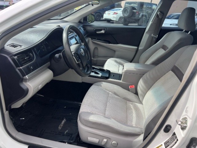 2014 Super White /Ivory Toyota Camry L | LE | XLE | SE | SE Sport (4T4BF1FK0ER) with an 2.5L I-4 DOHC engine, Automatic transmission, located at 1865 East Red Hills Pkwy, St. George, 84770, (435) 628-0023, 37.120850, -113.543640 - Versatile Southern Utah travel starts with this 2014 Toyota Camry. Its 2.5L 4-cylinder engine, automatic transmission, and front-wheel drive make it a smart fit for commuting, family errands, road trips, and everyday driving. With 102,927 miles, this Camry is ready for its next adventure. The selec- Photo#14