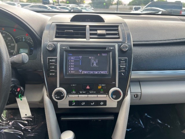 2014 Super White /Ivory Toyota Camry L | LE | XLE | SE | SE Sport (4T4BF1FK0ER) with an 2.5L I-4 DOHC engine, Automatic transmission, located at 1865 East Red Hills Pkwy, St. George, 84770, (435) 628-0023, 37.120850, -113.543640 - Versatile Southern Utah travel starts with this 2014 Toyota Camry. Its 2.5L 4-cylinder engine, automatic transmission, and front-wheel drive make it a smart fit for commuting, family errands, road trips, and everyday driving. With 102,927 miles, this Camry is ready for its next adventure. The selec- Photo#17