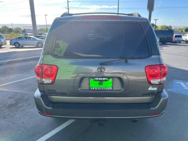 2005 Phantom Gray Pearl /Taupe Toyota Sequoia SR5 V8 (5TDZT34AX5S) with an 4.7L V-8 DOHC engine, Automatic transmission, located at 1865 East Red Hills Pkwy, St. George, 84770, (435) 628-0023, 37.120850, -113.543640 - Versatile Southern Utah travel starts with this 2005 Toyota Sequoia SR5 V8. Its 4.7L V8 engine, automatic transmission, and rear-wheel drive make it a smart fit for family travel, outdoor trips, and everyday driving. With 114230 miles, this Sequoia is ready for its next adventure. The SR5 adds seat- Photo#5