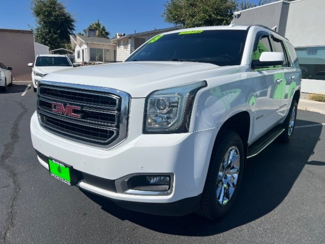 2019 White Frost Tricoat /Jet Black GMC Yukon SLT (1GKS2BKC7KR) with an EcoTec3 5.3L V-8 direct injection engine, Automatic transmission, located at 1865 East Red Hills Pkwy, St. George, 84770, (435) 628-0023, 37.120850, -113.543640- Photo#2