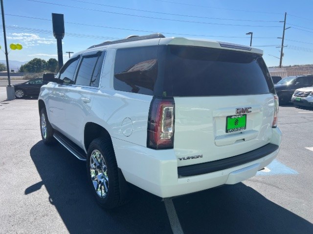 2019 White Frost Tricoat /Jet Black GMC Yukon SLT (1GKS2BKC7KR) with an EcoTec3 5.3L V-8 direct injection engine, Automatic transmission, located at 1865 East Red Hills Pkwy, St. George, 84770, (435) 628-0023, 37.120850, -113.543640- Photo#4
