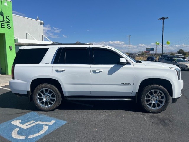 2019 White Frost Tricoat /Jet Black GMC Yukon SLT (1GKS2BKC7KR) with an EcoTec3 5.3L V-8 direct injection engine, Automatic transmission, located at 1865 East Red Hills Pkwy, St. George, 84770, (435) 628-0023, 37.120850, -113.543640- Photo#7