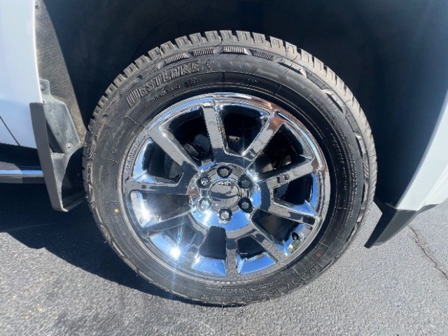 2019 White Frost Tricoat /Jet Black GMC Yukon SLT (1GKS2BKC7KR) with an EcoTec3 5.3L V-8 direct injection engine, Automatic transmission, located at 1865 East Red Hills Pkwy, St. George, 84770, (435) 628-0023, 37.120850, -113.543640- Photo#10