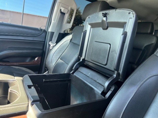 2019 White Frost Tricoat /Jet Black GMC Yukon SLT (1GKS2BKC7KR) with an EcoTec3 5.3L V-8 direct injection engine, Automatic transmission, located at 1865 East Red Hills Pkwy, St. George, 84770, (435) 628-0023, 37.120850, -113.543640- Photo#19