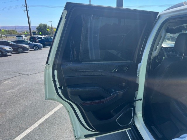 2019 White Frost Tricoat /Jet Black GMC Yukon SLT (1GKS2BKC7KR) with an EcoTec3 5.3L V-8 direct injection engine, Automatic transmission, located at 1865 East Red Hills Pkwy, St. George, 84770, (435) 628-0023, 37.120850, -113.543640- Photo#20
