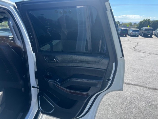 2019 White Frost Tricoat /Jet Black GMC Yukon SLT (1GKS2BKC7KR) with an EcoTec3 5.3L V-8 direct injection engine, Automatic transmission, located at 1865 East Red Hills Pkwy, St. George, 84770, (435) 628-0023, 37.120850, -113.543640- Photo#27