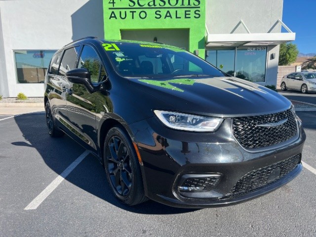 photo of 2021 Chrysler Pacifica Touring