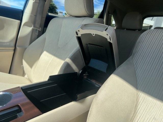 2012 Black /Ivory Toyota Venza LE | XLE (4T3ZA3BB3CU) with an 2.7L I-4 DOHC engine, Automatic transmission, located at 1865 East Red Hills Pkwy, St. George, 84770, (435) 628-0023, 37.120850, -113.543640 - Versatile Southern Utah travel starts with this 2012 Toyota Venza LE/XLE. Its 2.7L 4-cylinder engine, 6-speed automatic transmission, and front-wheel drive make it a smart fit for commuting, family errands, road trips, and weekend travel. With 105986 miles, this Venza is ready for its next adventure- Photo#19