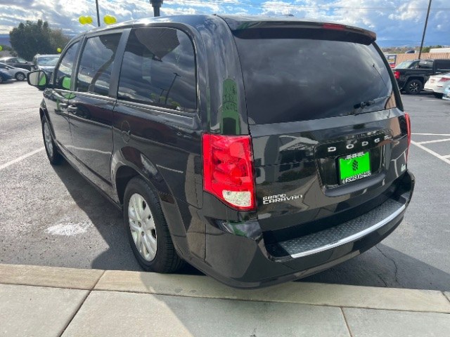 2020 Black Onyx Crystal Pearlcoat /Black/Light Graystone Dodge Grand Caravan SE (2C4RDGBG6LR) with an Pentastar 3.6L V-6 DOHC engine, Automatic transmission, located at 1865 East Red Hills Pkwy, St. George, 84770, (435) 628-0023, 37.120850, -113.543640 - Versatile Southern Utah travel starts with this 2020 Dodge Grand Caravan SE. Its 3.6L V6, 6-speed automatic transmission, and front-wheel drive make it a smart fit for family trips, school runs, commuting, and weekend travel. With 102982 miles, this Grand Caravan is ready for its next adventure. Th- Photo#4
