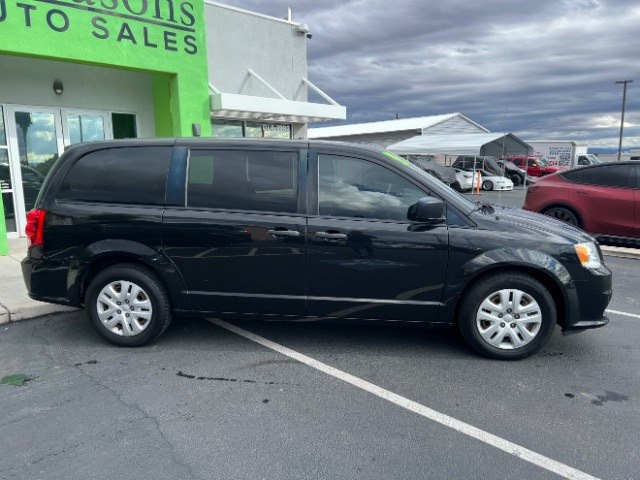 2020 Black Onyx Crystal Pearlcoat /Black/Light Graystone Dodge Grand Caravan SE (2C4RDGBG6LR) with an Pentastar 3.6L V-6 DOHC engine, Automatic transmission, located at 1865 East Red Hills Pkwy, St. George, 84770, (435) 628-0023, 37.120850, -113.543640 - Versatile Southern Utah travel starts with this 2020 Dodge Grand Caravan SE. Its 3.6L V6, 6-speed automatic transmission, and front-wheel drive make it a smart fit for family trips, school runs, commuting, and weekend travel. With 102982 miles, this Grand Caravan is ready for its next adventure. Th- Photo#7