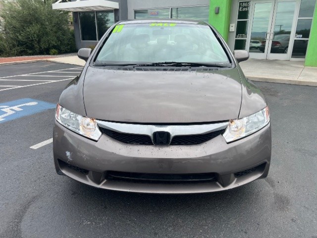 2011 Urban Titanium Metallic /Beige Honda Civic LX (2HGFA1F56BH) with an 1.8L I-4 i-VTEC variable valve control engine, Automatic transmission, located at 940 North Main Street, Cedar City, UT, 84720, (435) 628-0023, 37.692936, -113.061897- Photo#1