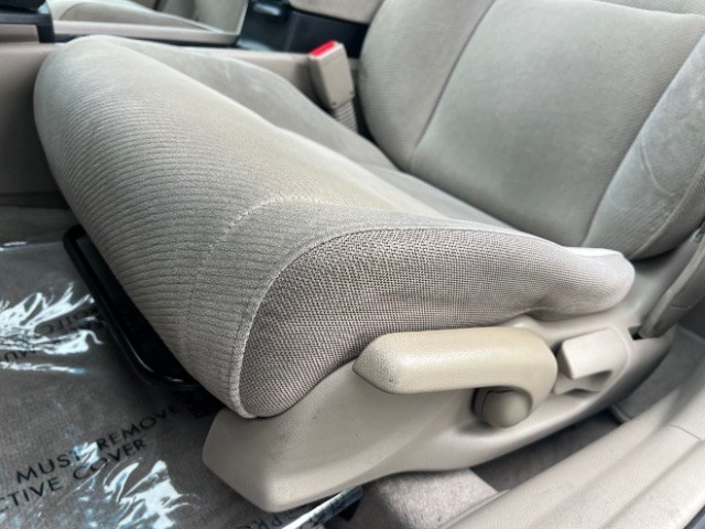2011 Urban Titanium Metallic /Beige Honda Civic LX (2HGFA1F56BH) with an 1.8L I-4 i-VTEC variable valve control engine, Automatic transmission, located at 940 North Main Street, Cedar City, UT, 84720, (435) 628-0023, 37.692936, -113.061897- Photo#13
