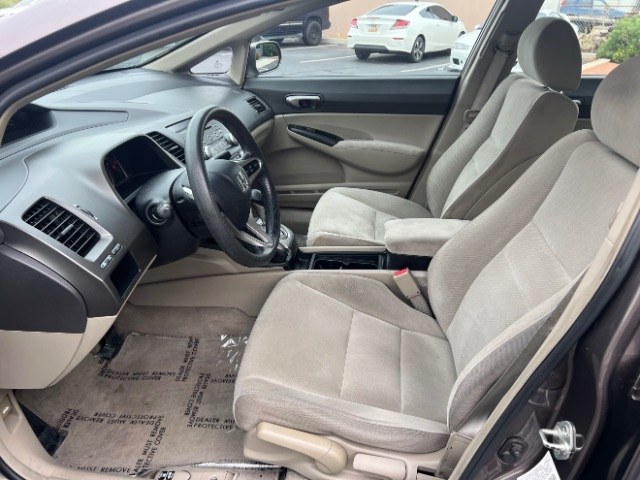 2011 Urban Titanium Metallic /Beige Honda Civic LX (2HGFA1F56BH) with an 1.8L I-4 i-VTEC variable valve control engine, Automatic transmission, located at 940 North Main Street, Cedar City, UT, 84720, (435) 628-0023, 37.692936, -113.061897- Photo#14