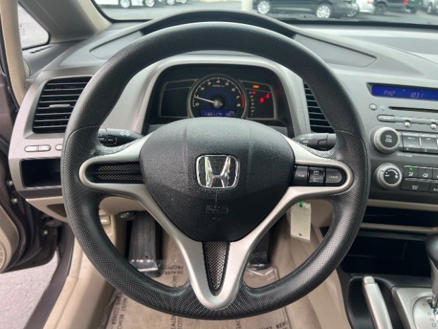 2011 Urban Titanium Metallic /Beige Honda Civic LX (2HGFA1F56BH) with an 1.8L I-4 i-VTEC variable valve control engine, Automatic transmission, located at 940 North Main Street, Cedar City, UT, 84720, (435) 628-0023, 37.692936, -113.061897- Photo#15
