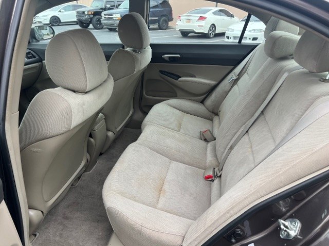 2011 Urban Titanium Metallic /Beige Honda Civic LX (2HGFA1F56BH) with an 1.8L I-4 i-VTEC variable valve control engine, Automatic transmission, located at 940 North Main Street, Cedar City, UT, 84720, (435) 628-0023, 37.692936, -113.061897- Photo#21