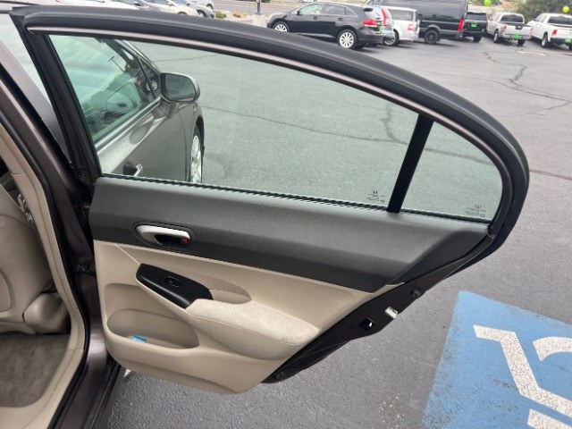 2011 Urban Titanium Metallic /Beige Honda Civic LX (2HGFA1F56BH) with an 1.8L I-4 i-VTEC variable valve control engine, Automatic transmission, located at 940 North Main Street, Cedar City, UT, 84720, (435) 628-0023, 37.692936, -113.061897- Photo#24