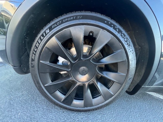 2022 Solid Black /White/Black Tesla Model Y Long Range Dual Motor All-Wheel Drive (7SAYGAEE6NF) with an ELECTRIC engine, Electric transmission, located at 1865 East Red Hills Pkwy, St. George, 84770, (435) 628-0023, 37.120850, -113.543640 - Tesla Model Y All Wheel Drive HW3 with 7 Seats, Third Row, Great tires, Interior is in great condition. Dont let the miles scare you this Tesla has been thoroughly inspected and has plenty of life. Every Tesla we sell has had cabin air filter replaced, radiator cleaned, fluids topped AND comes w- Photo#11