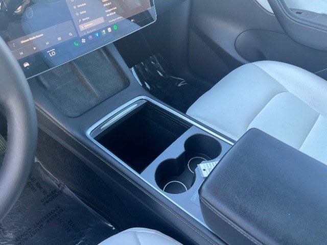 2022 Solid Black /White/Black Tesla Model Y Long Range Dual Motor All-Wheel Drive (7SAYGAEE6NF) with an ELECTRIC engine, Electric transmission, located at 1865 East Red Hills Pkwy, St. George, 84770, (435) 628-0023, 37.120850, -113.543640 - Tesla Model Y All Wheel Drive HW3 with 7 Seats, Third Row, Great tires, Interior is in great condition. Dont let the miles scare you this Tesla has been thoroughly inspected and has plenty of life. Every Tesla we sell has had cabin air filter replaced, radiator cleaned, fluids topped AND comes w- Photo#18